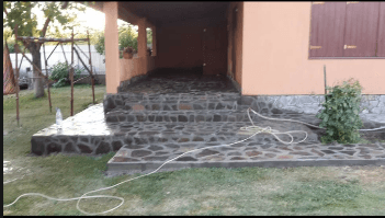 Alee exterioară amenajată de MIRACOLE TOTAL pentru proiecte din județele Bacău și Neamț