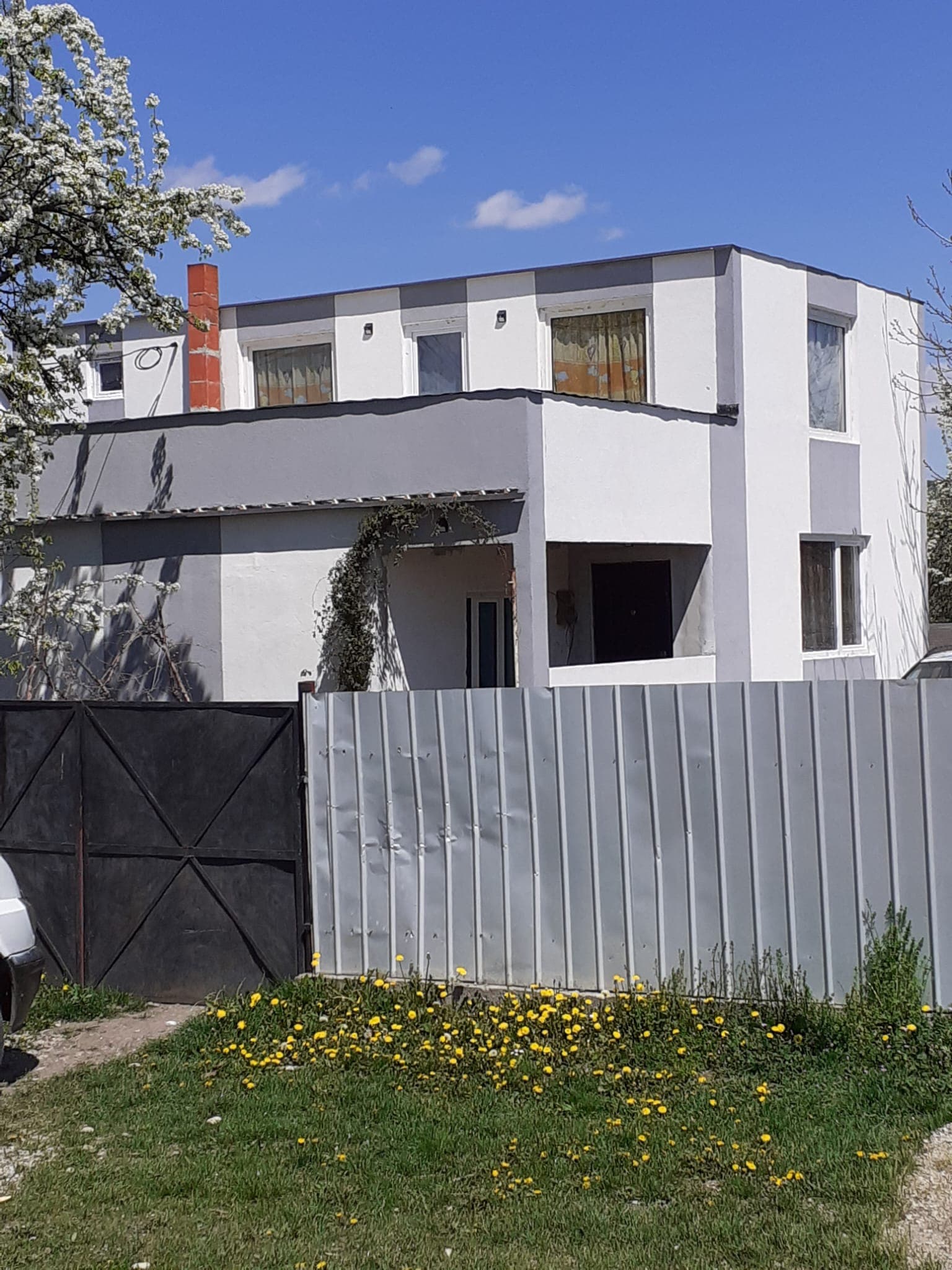 Locuință modernă realizată de MIRACOLE TOTAL pentru clienți din județele Bacău și Neamț